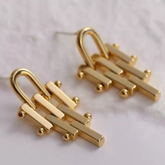 Jewelry - Texture drop earrings